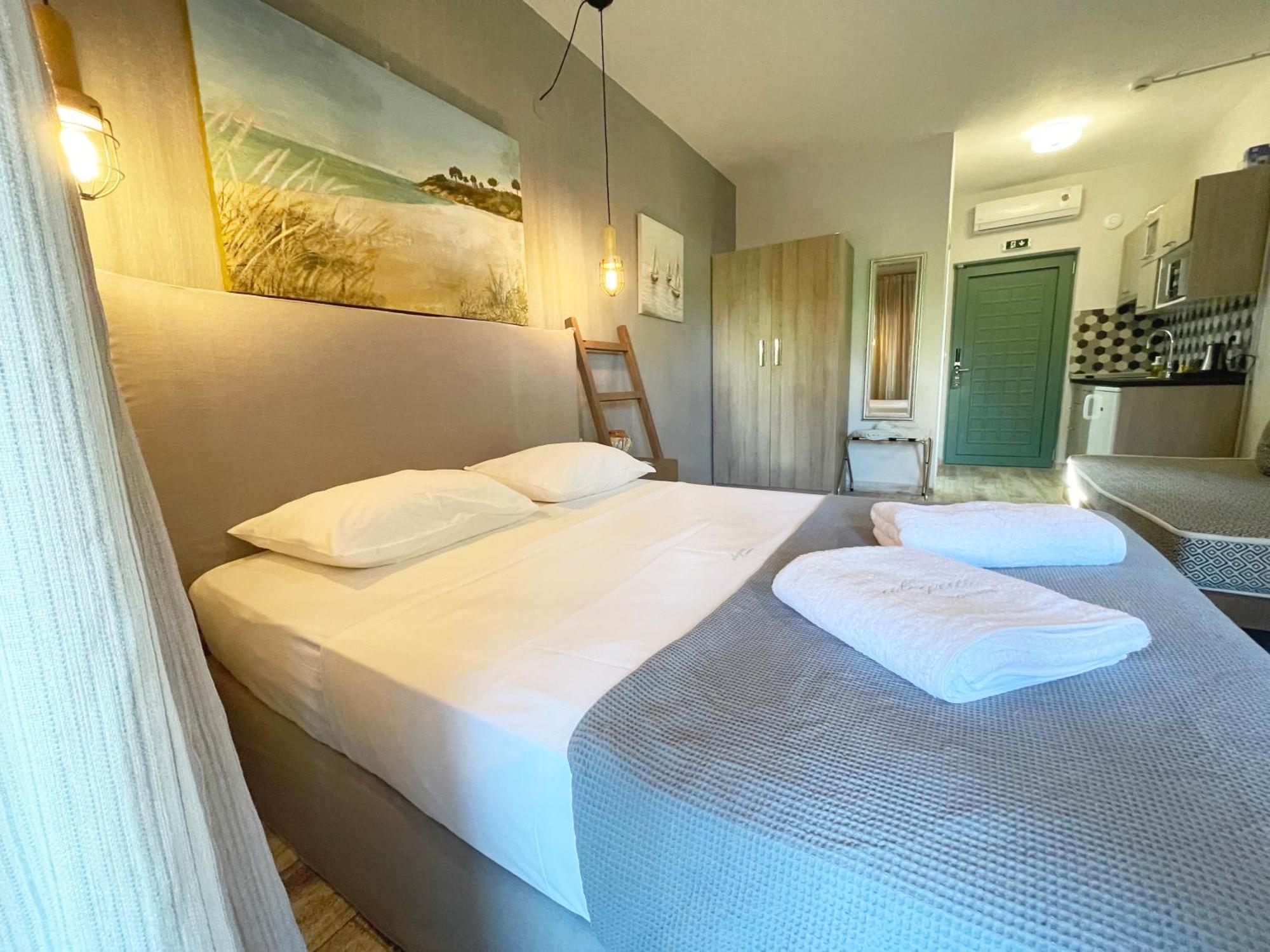 Alegria Suites Nikiti  Extérieur photo